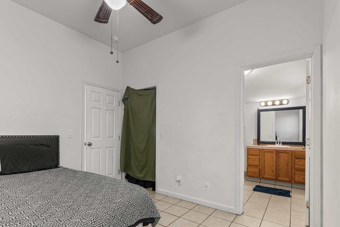 South 3rd, King City, CA, 93930