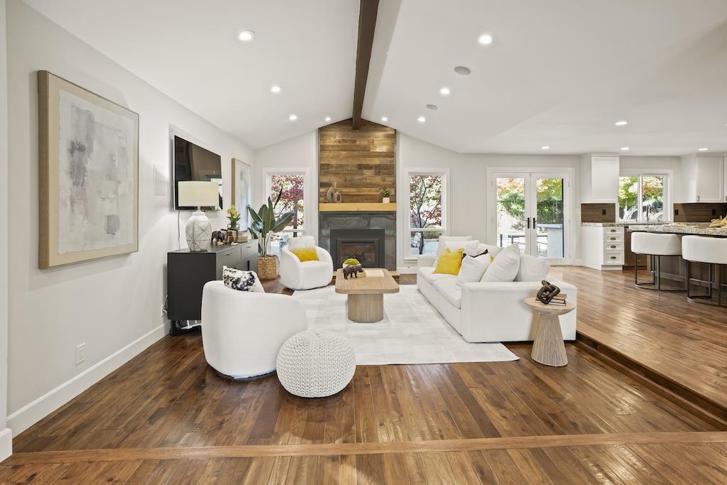 Detail Gallery Image 12 of 52 For 21073 Christensen Dr, Cupertino,  CA 95014 - 4 Beds | 2/1 Baths