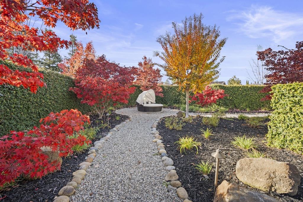 Detail Gallery Image 5 of 52 For 21073 Christensen Dr, Cupertino,  CA 95014 - 4 Beds | 2/1 Baths