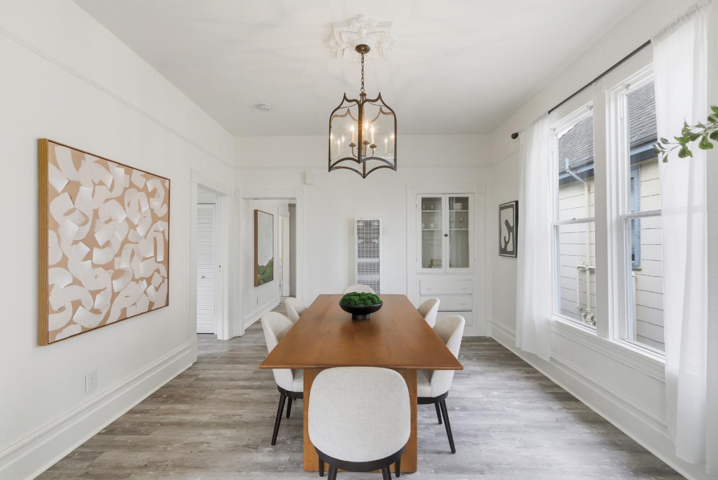 Detail Gallery Image 10 of 41 For 740 59th St, Oakland,  CA 94609 - 5 Beds | 2 Baths