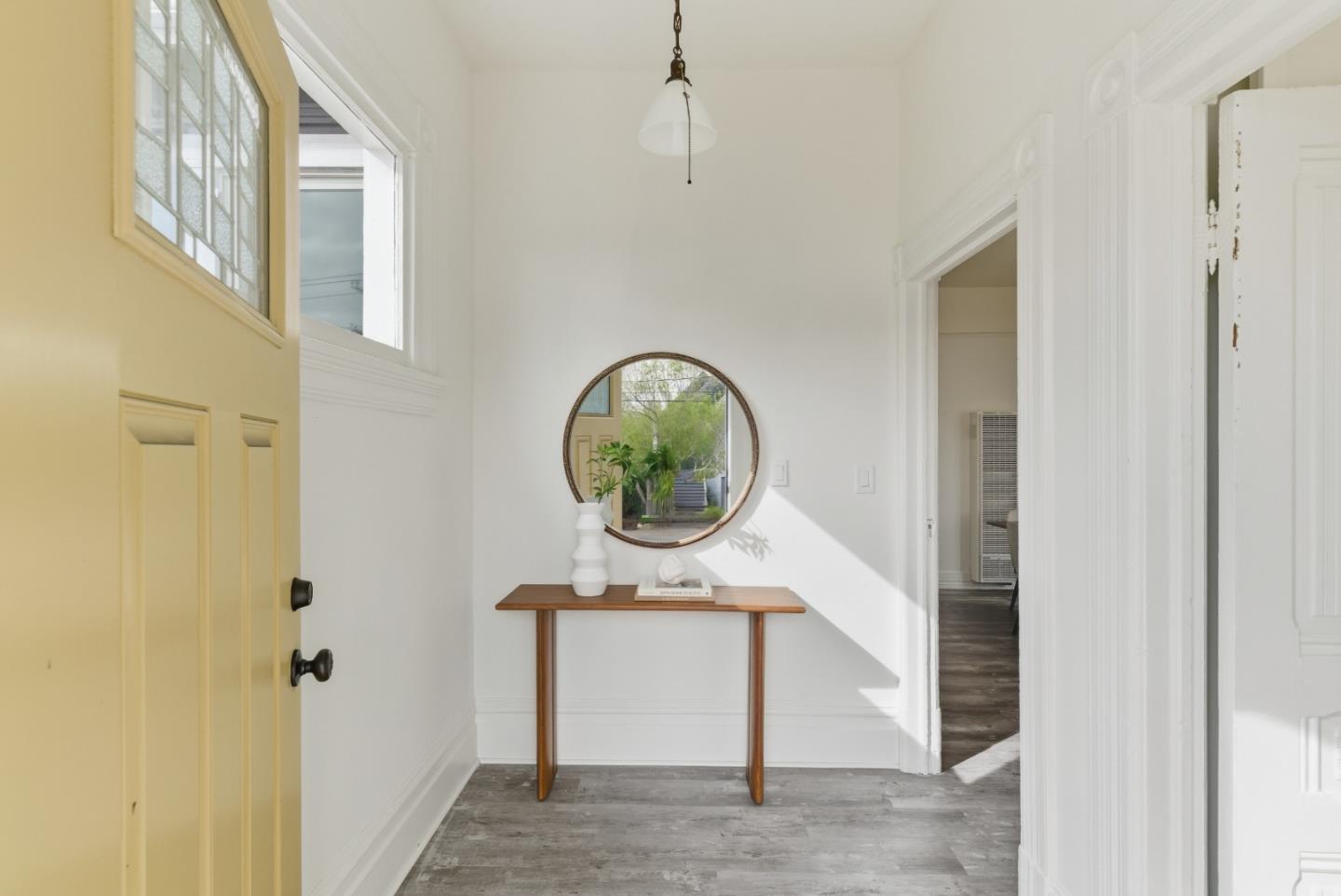 Detail Gallery Image 6 of 41 For 740 59th St, Oakland,  CA 94609 - 5 Beds | 2 Baths