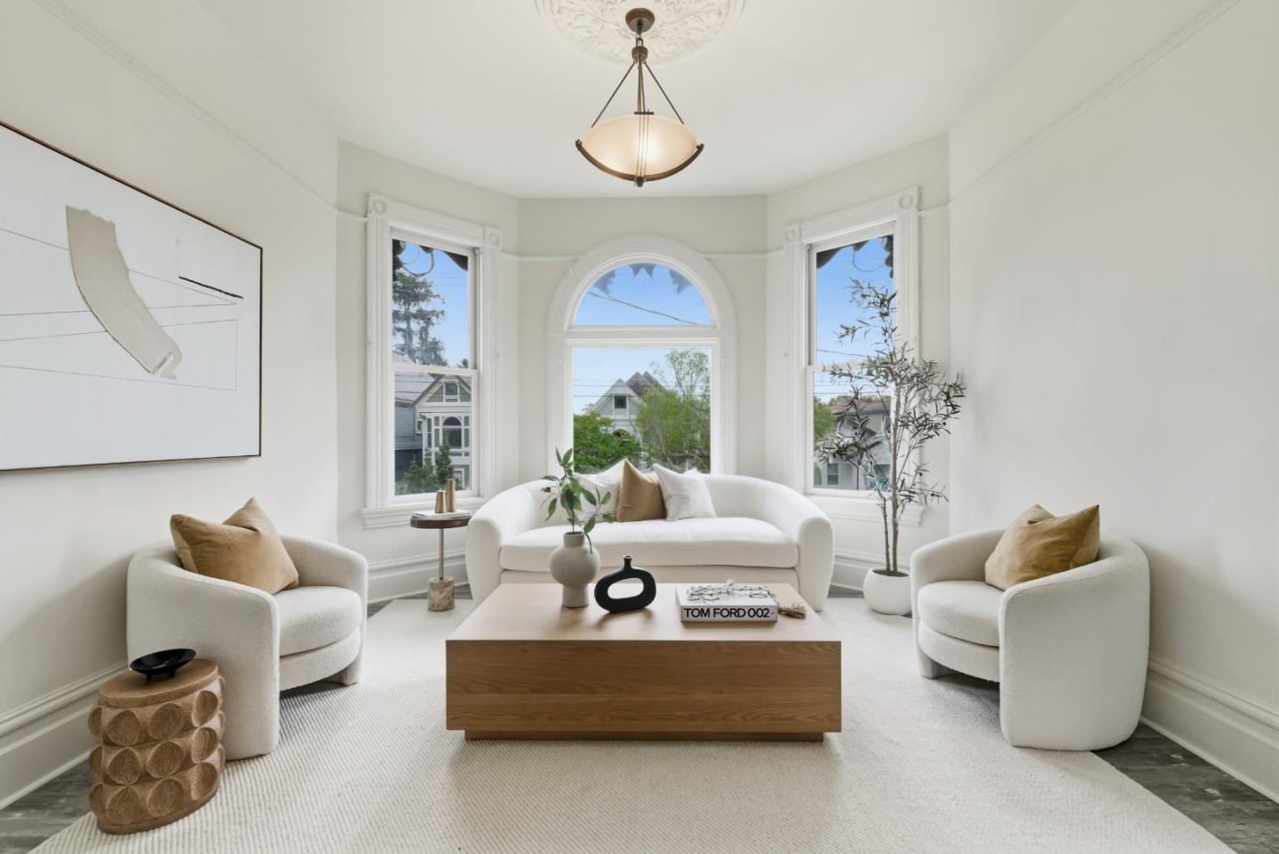 Detail Gallery Image 9 of 41 For 740 59th St, Oakland,  CA 94609 - 5 Beds | 2 Baths