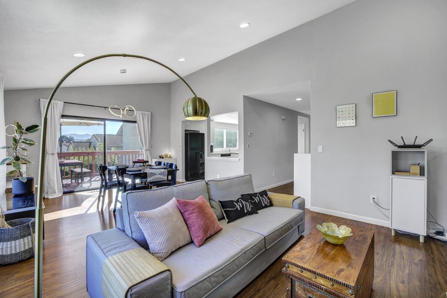 Detail Gallery Image 10 of 42 For 610 Skyway Dr, San Jose,  CA 95111 - 3 Beds | 3 Baths