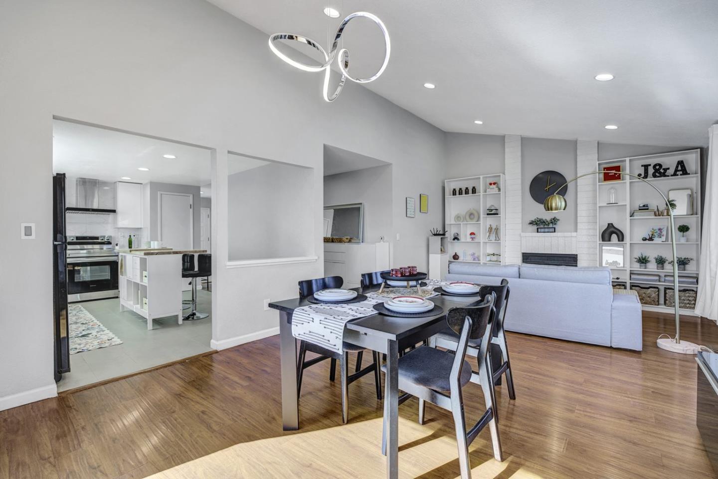 Detail Gallery Image 12 of 42 For 610 Skyway Dr, San Jose,  CA 95111 - 3 Beds | 3 Baths