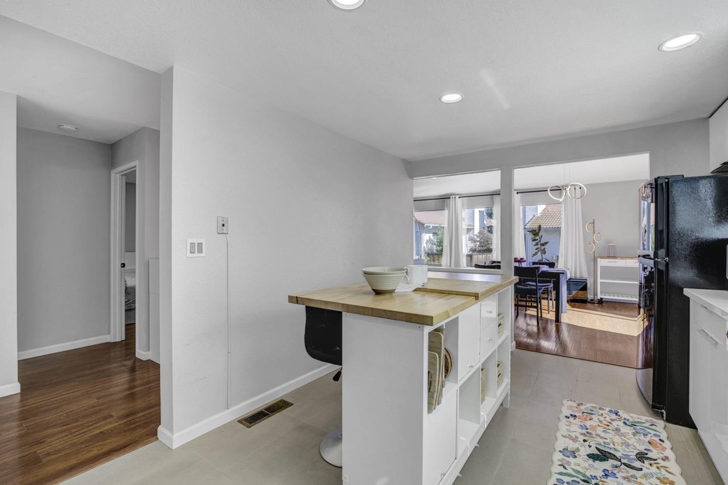 Detail Gallery Image 14 of 42 For 610 Skyway Dr, San Jose,  CA 95111 - 3 Beds | 3 Baths