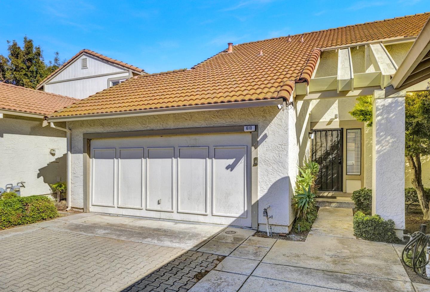 Detail Gallery Image 2 of 42 For 610 Skyway Dr, San Jose,  CA 95111 - 3 Beds | 3 Baths