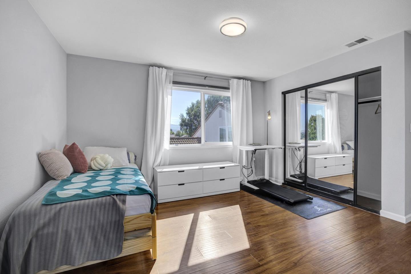 Detail Gallery Image 23 of 42 For 610 Skyway Dr, San Jose,  CA 95111 - 3 Beds | 3 Baths