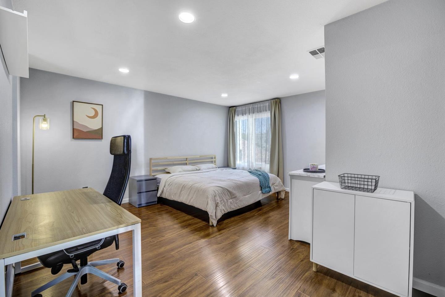 Detail Gallery Image 27 of 42 For 610 Skyway Dr, San Jose,  CA 95111 - 3 Beds | 3 Baths