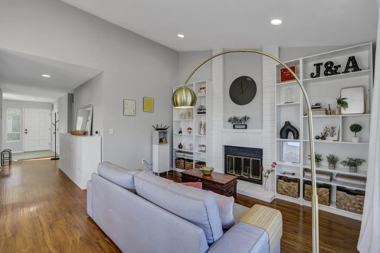 Detail Gallery Image 9 of 42 For 610 Skyway Dr, San Jose,  CA 95111 - 3 Beds | 3 Baths