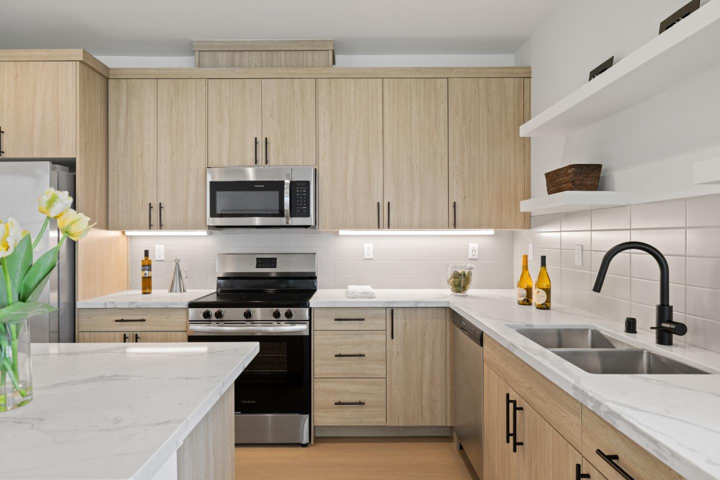 Detail Gallery Image 3 of 28 For 807 Fassler Ave, Pacifica,  CA 94044 - 3 Beds | 2/1 Baths