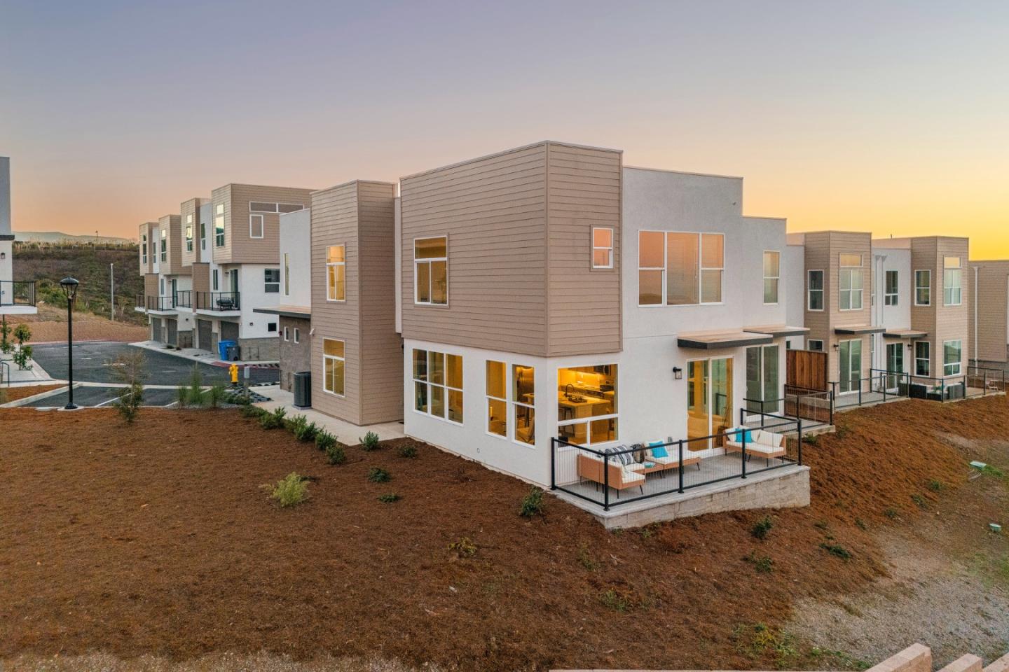 Detail Gallery Image 31 of 38 For 807 Fassler Ave, Pacifica,  CA 94044 - 3 Beds | 2/1 Baths