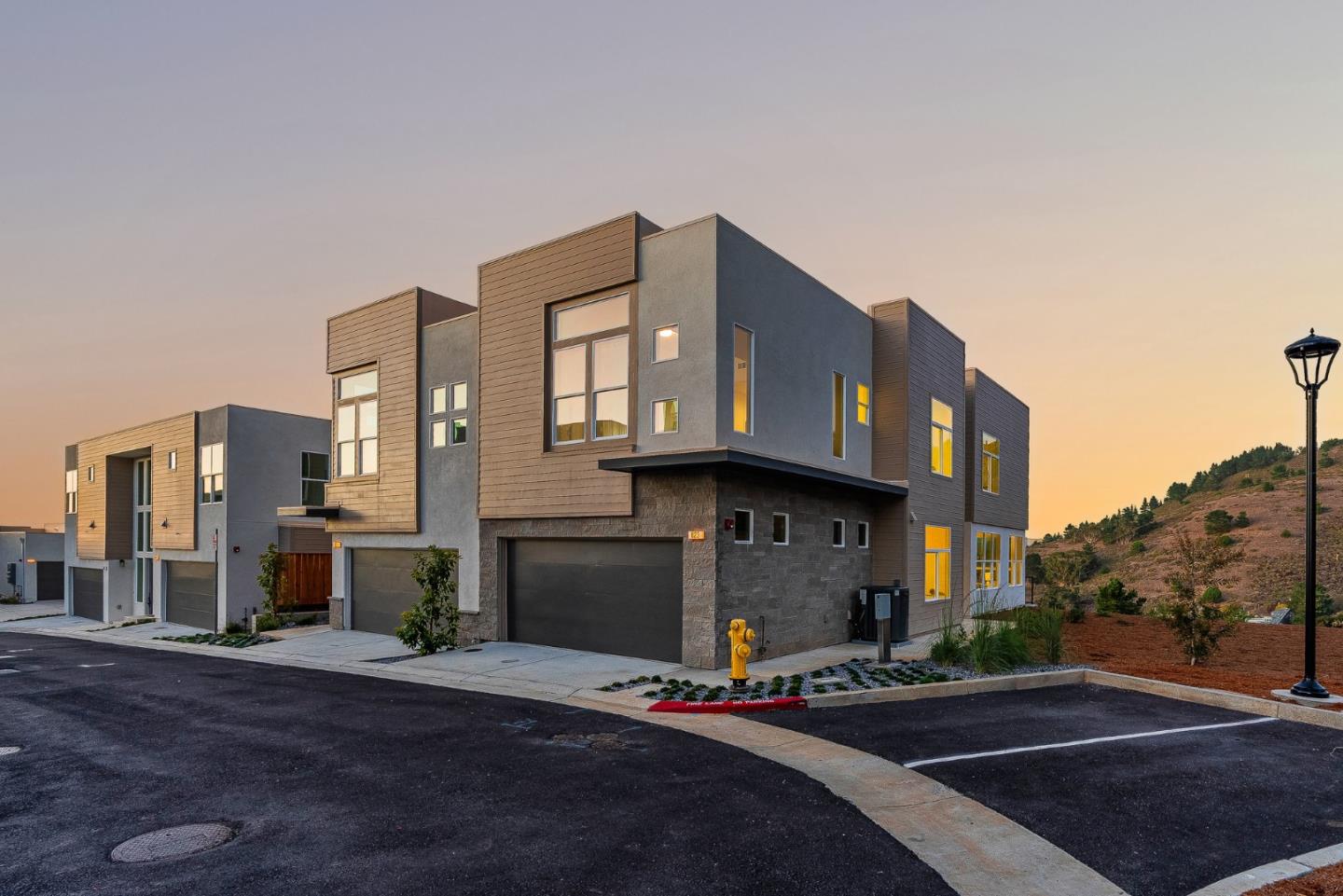 Detail Gallery Image 34 of 38 For 807 Fassler Ave, Pacifica,  CA 94044 - 3 Beds | 2/1 Baths