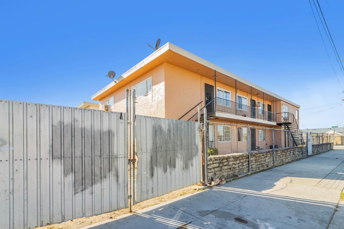 Detail Gallery Image 4 of 88 For 748 Clara St, Oakland,  CA 94603 - – Beds | – Baths