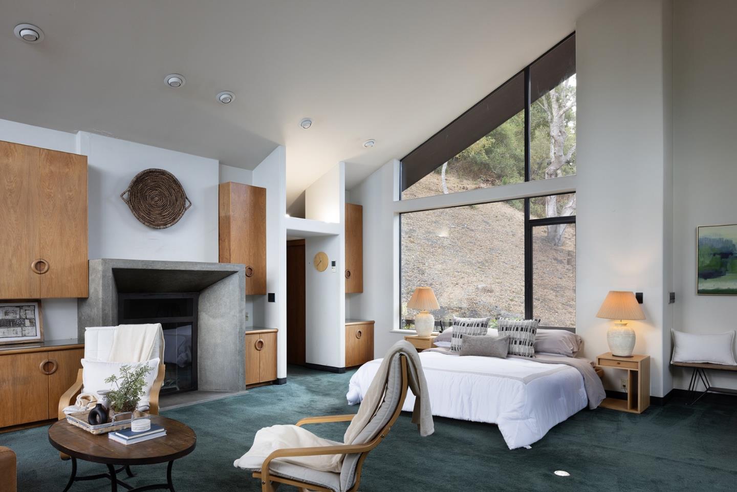 Detail Gallery Image 16 of 41 For 571 Viejo Rd, Carmel,  CA 93923 - 4 Beds | 5/1 Baths