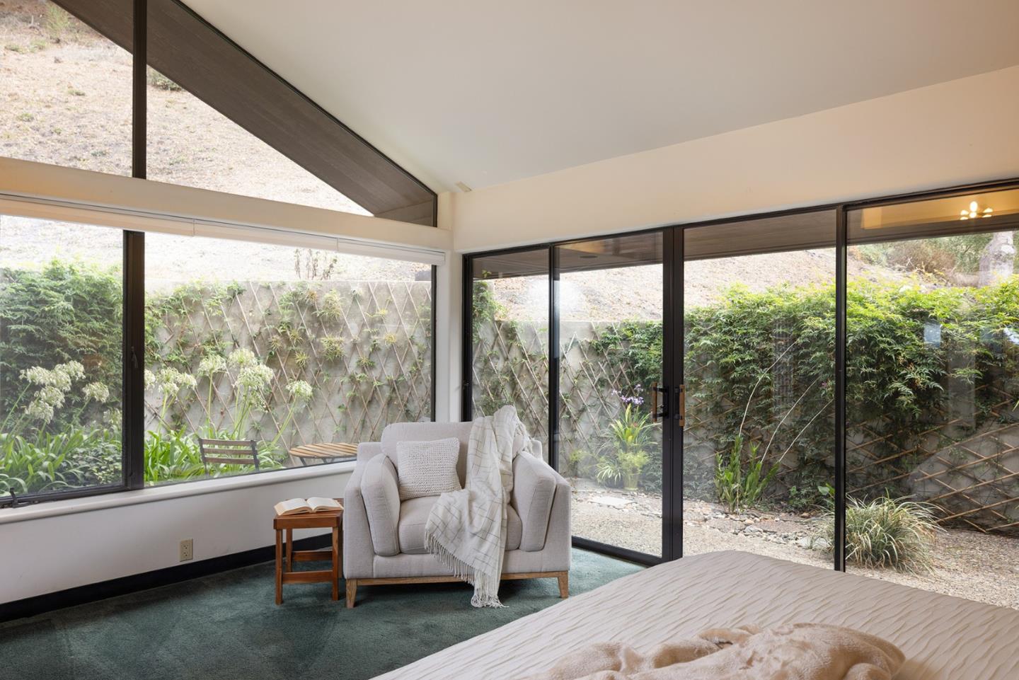 Detail Gallery Image 17 of 41 For 571 Viejo Rd, Carmel,  CA 93923 - 4 Beds | 5/1 Baths