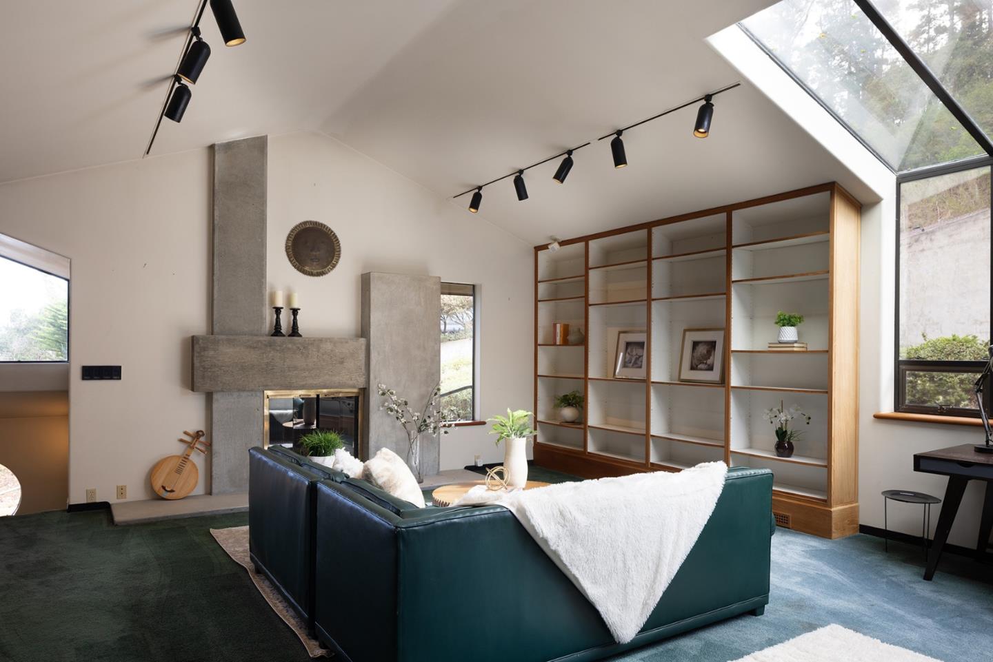 Detail Gallery Image 26 of 41 For 571 Viejo Rd, Carmel,  CA 93923 - 4 Beds | 5/1 Baths