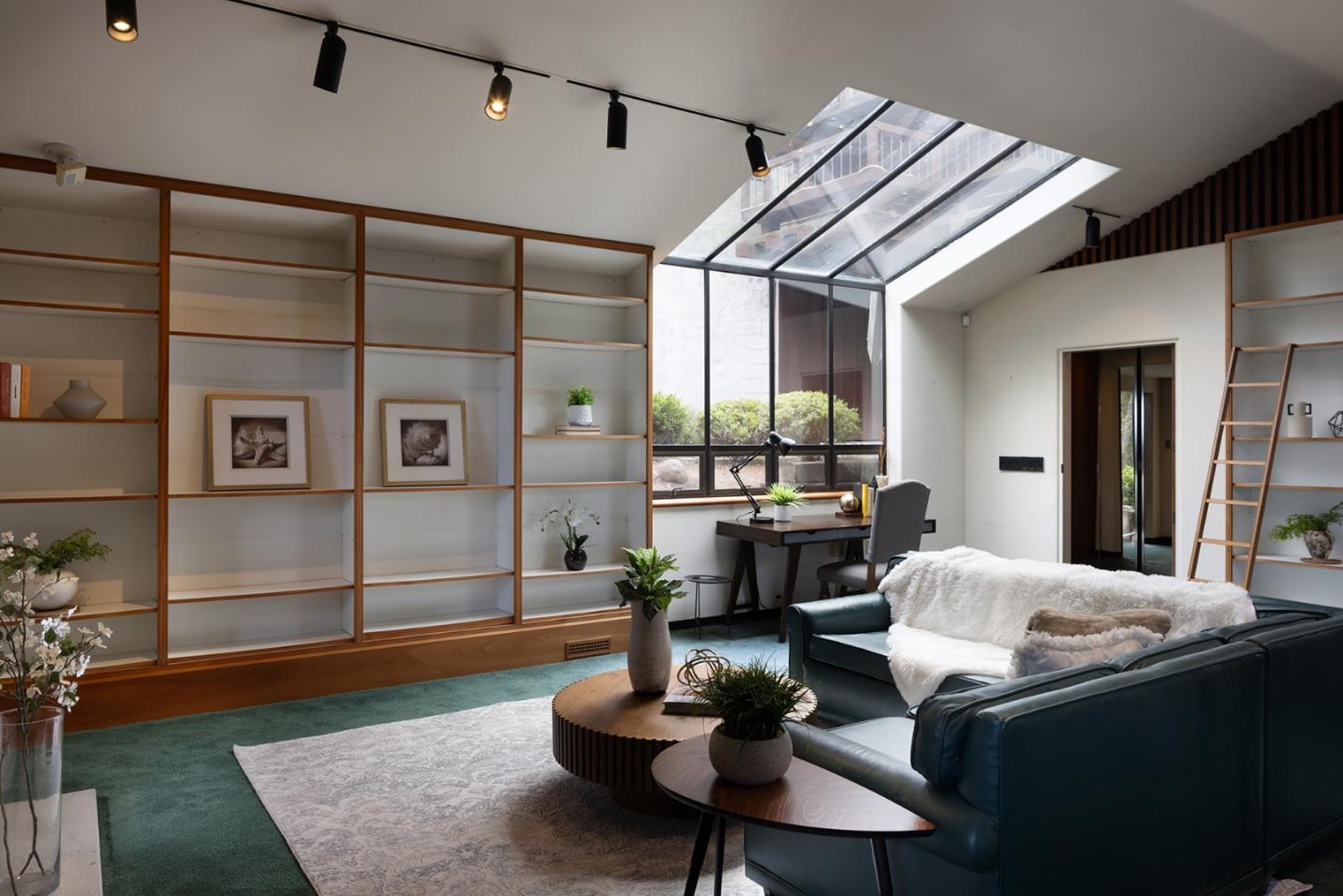 Detail Gallery Image 27 of 41 For 571 Viejo Rd, Carmel,  CA 93923 - 4 Beds | 5/1 Baths