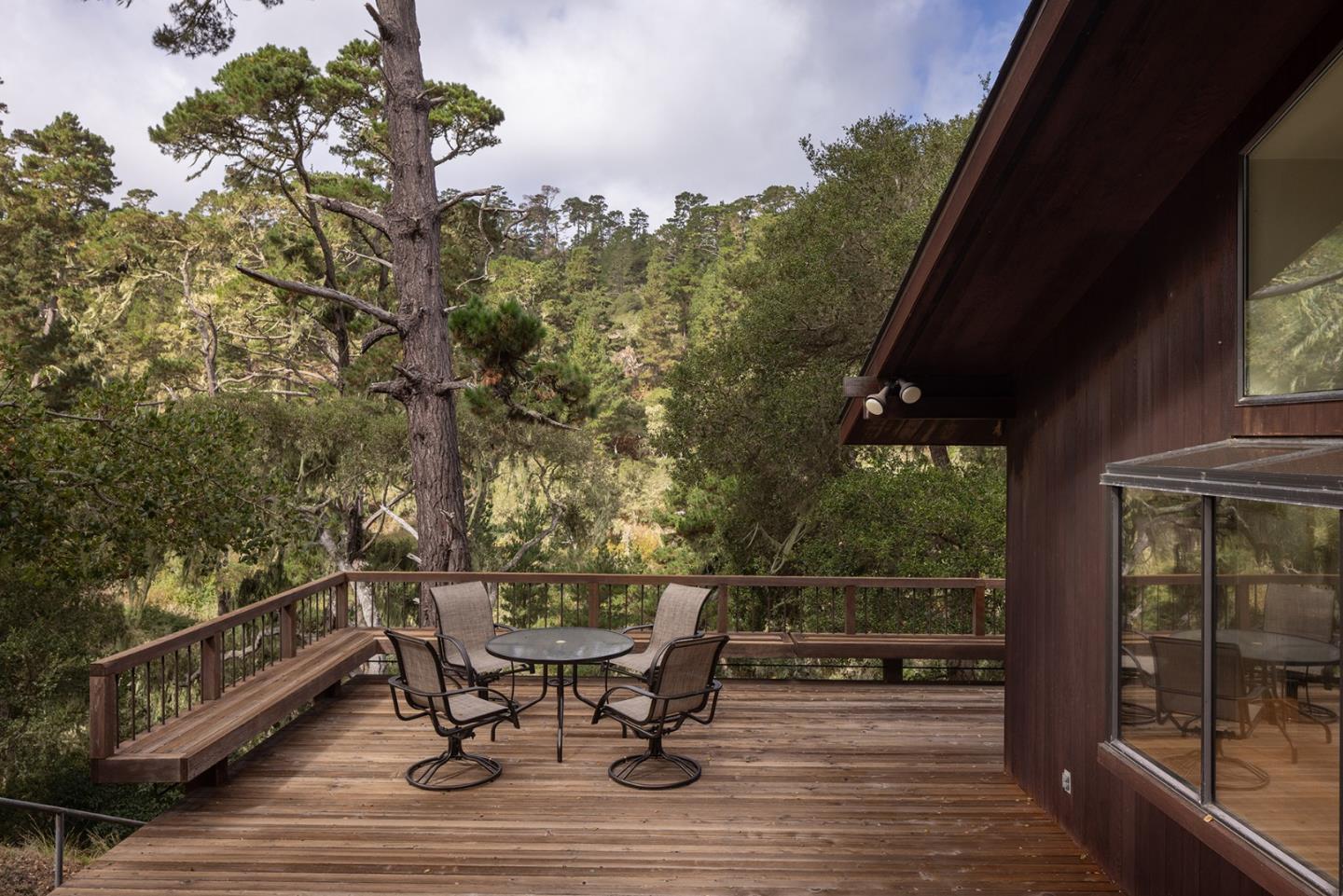 Detail Gallery Image 36 of 41 For 571 Viejo Rd, Carmel,  CA 93923 - 4 Beds | 5/1 Baths