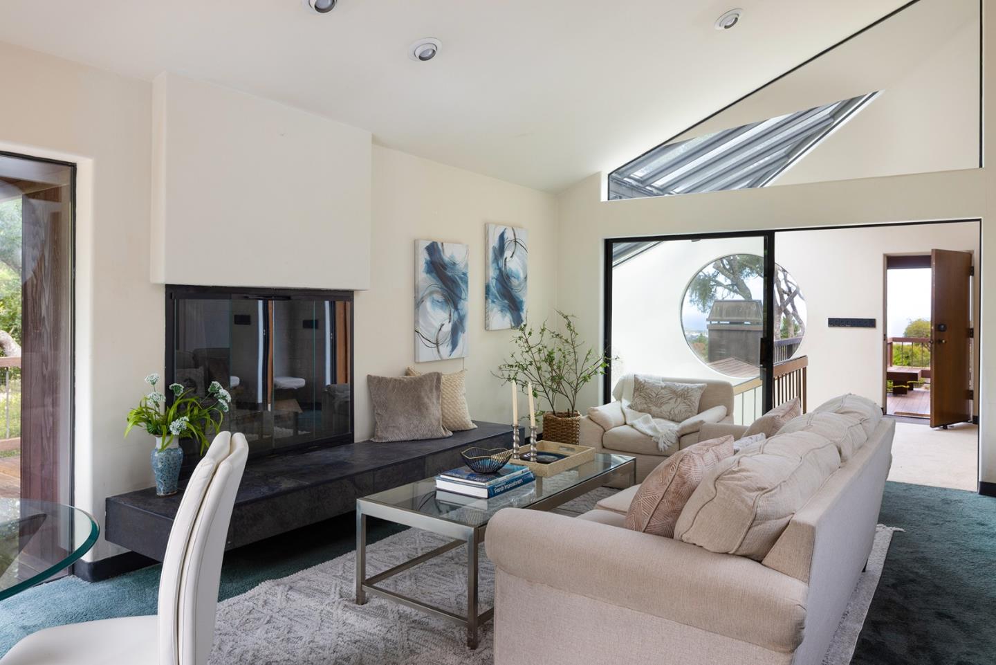 Detail Gallery Image 8 of 41 For 571 Viejo Rd, Carmel,  CA 93923 - 4 Beds | 5/1 Baths