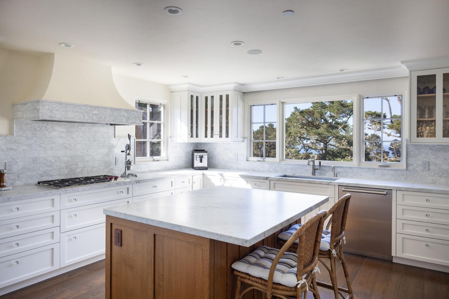 Detail Gallery Image 14 of 33 For 24429 Portola Ave, Carmel,  CA 93923 - 4 Beds | 3/1 Baths