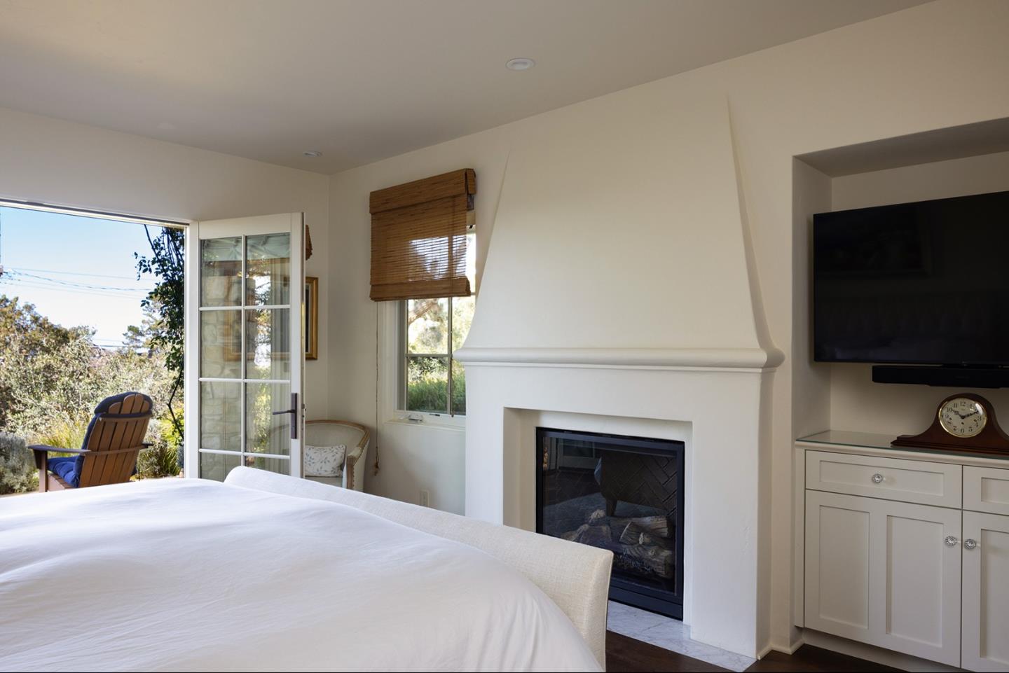 Detail Gallery Image 17 of 33 For 24429 Portola Ave, Carmel,  CA 93923 - 4 Beds | 3/1 Baths