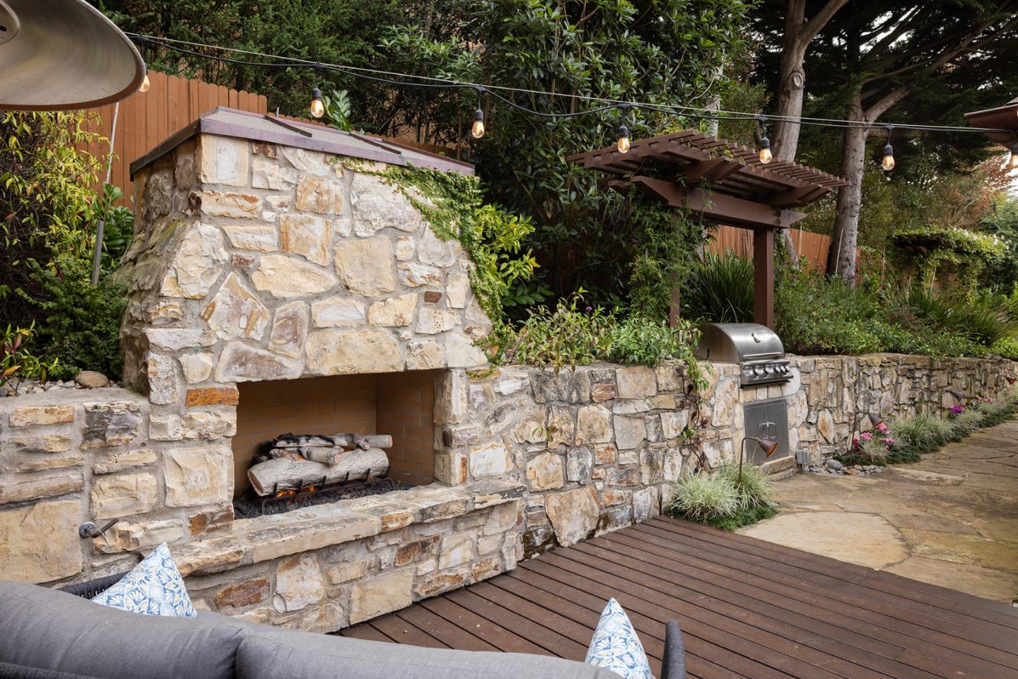 Detail Gallery Image 24 of 33 For 24429 Portola Ave, Carmel,  CA 93923 - 4 Beds | 3/1 Baths