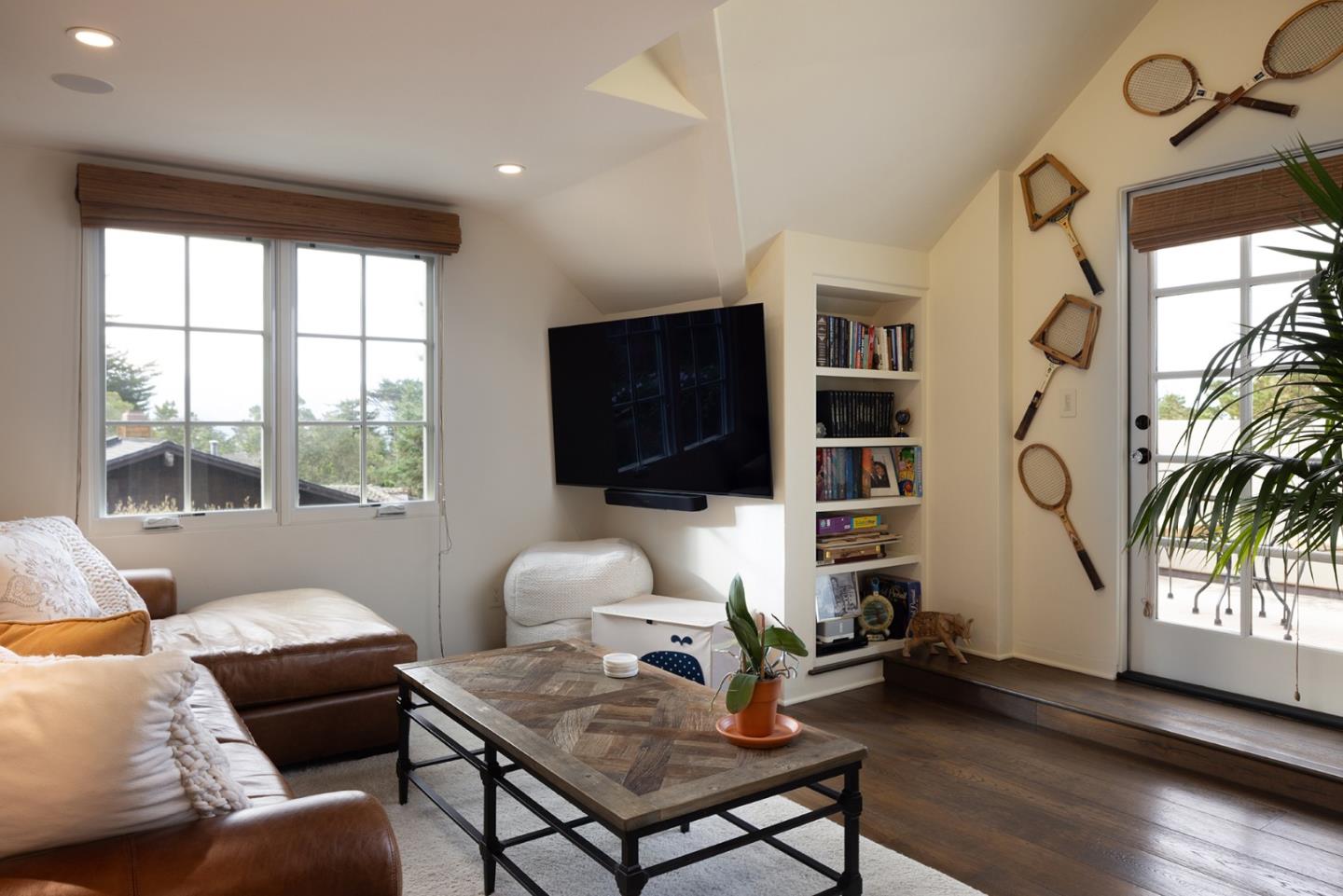 Detail Gallery Image 25 of 33 For 24429 Portola Ave, Carmel,  CA 93923 - 4 Beds | 3/1 Baths