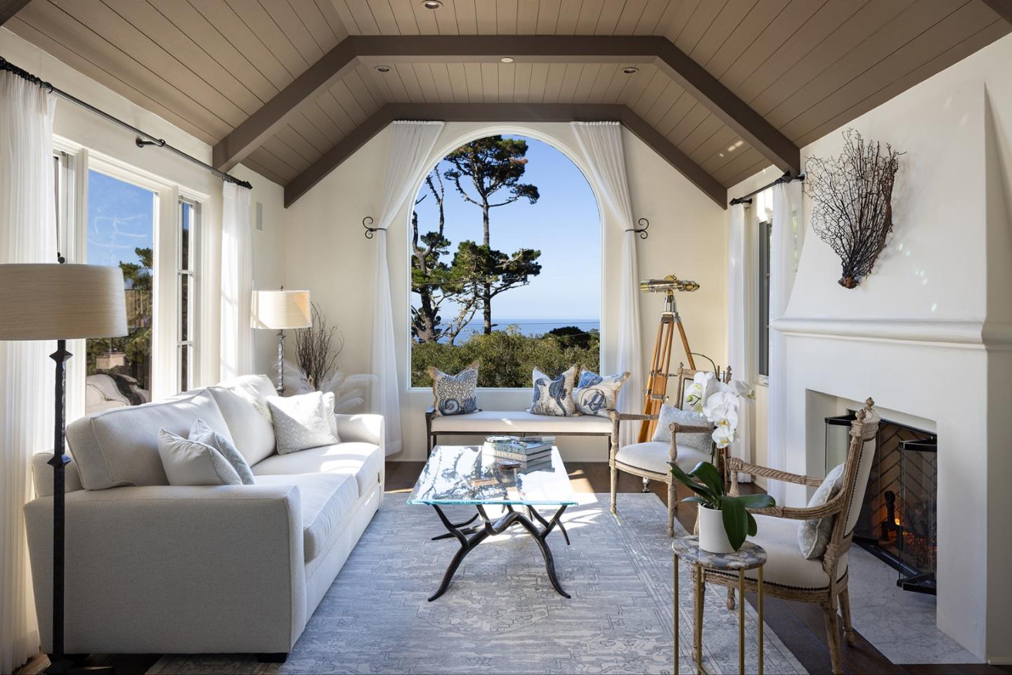 Detail Gallery Image 7 of 33 For 24429 Portola Ave, Carmel,  CA 93923 - 4 Beds | 3/1 Baths