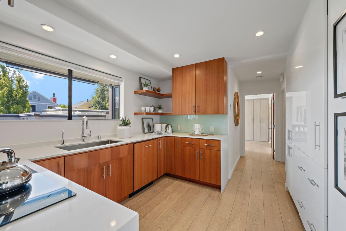 Detail Gallery Image 11 of 27 For 770 Bryant St, Palo Alto,  CA 94301 - 2 Beds | 2 Baths