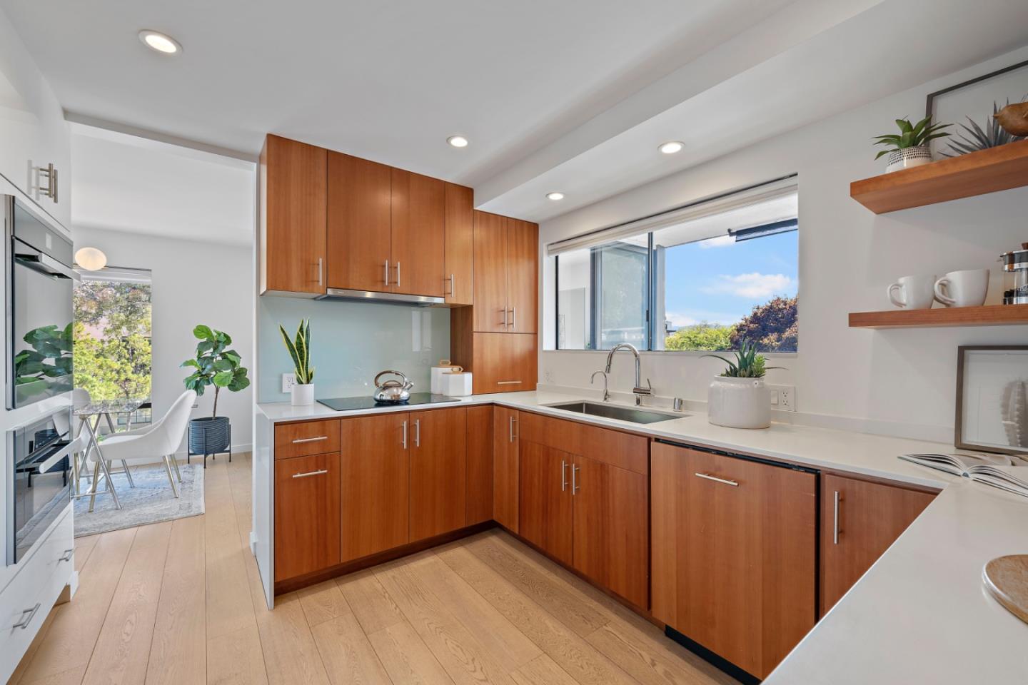 Detail Gallery Image 12 of 27 For 770 Bryant St, Palo Alto,  CA 94301 - 2 Beds | 2 Baths