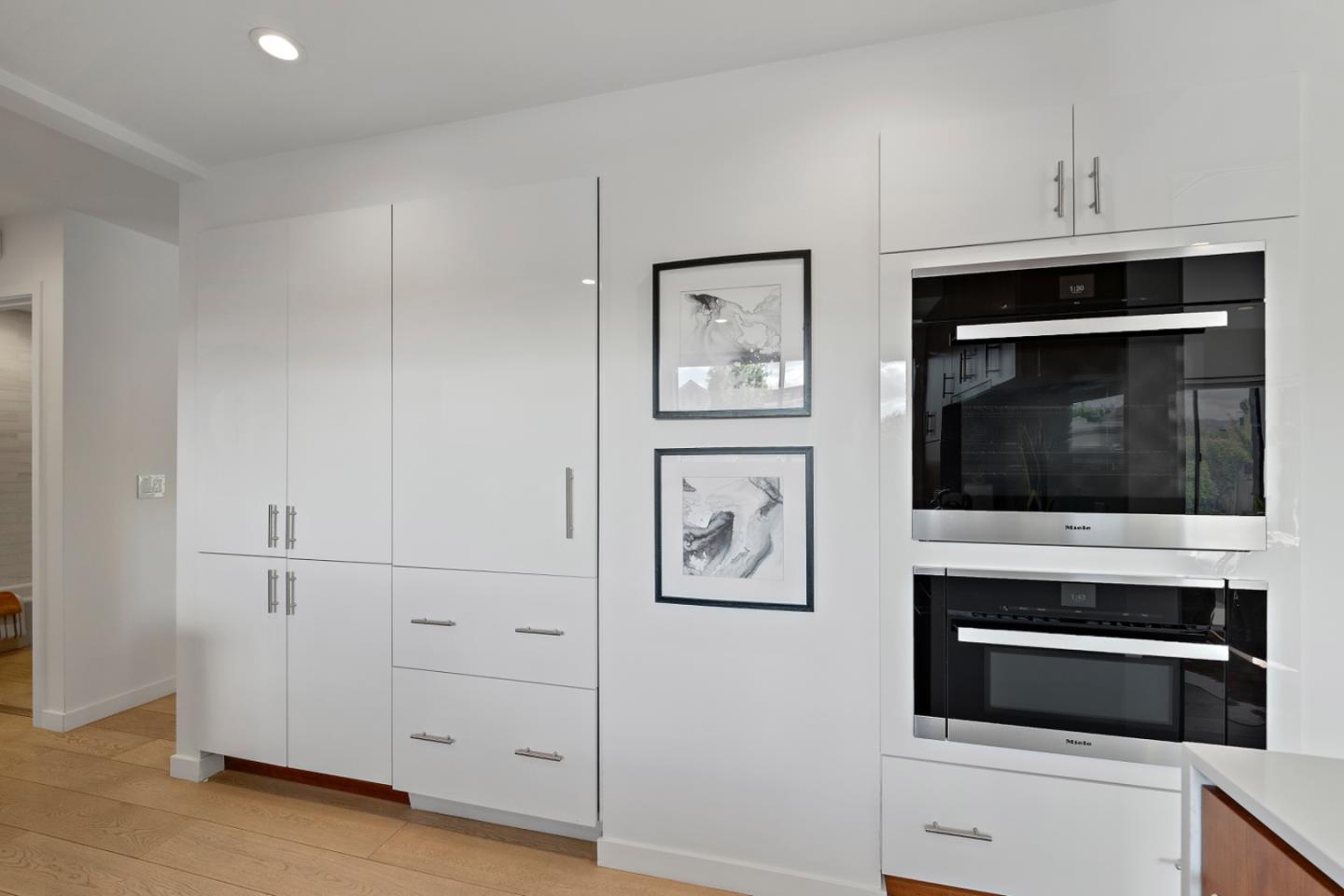 Detail Gallery Image 13 of 27 For 770 Bryant St, Palo Alto,  CA 94301 - 2 Beds | 2 Baths