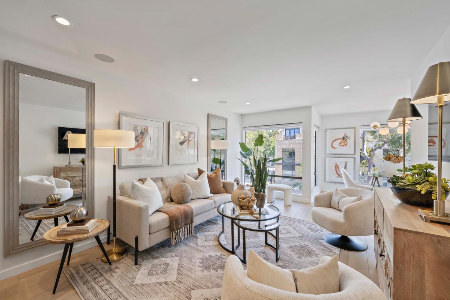 Detail Gallery Image 3 of 27 For 770 Bryant St, Palo Alto,  CA 94301 - 2 Beds | 2 Baths