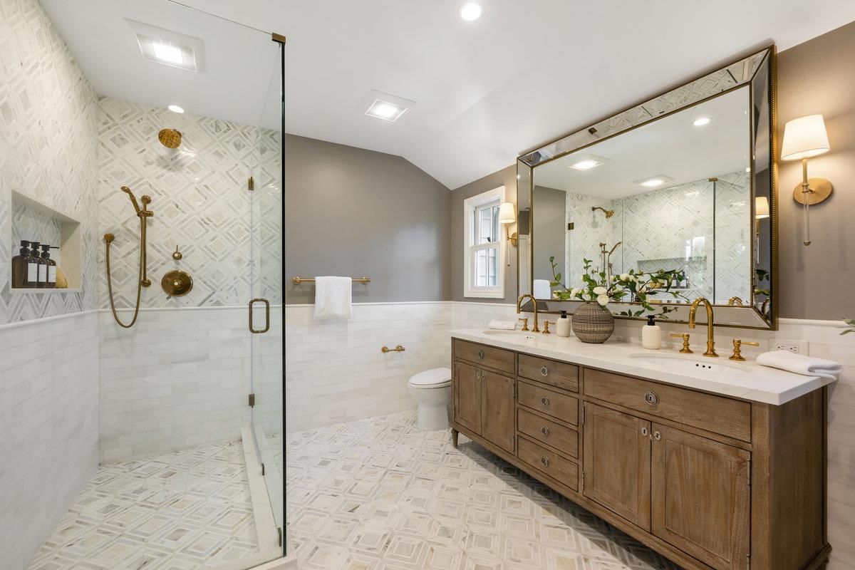 Detail Gallery Image 14 of 29 For 39 El Cerrito Ave, San Mateo,  CA 94402 - 3 Beds | 2/1 Baths