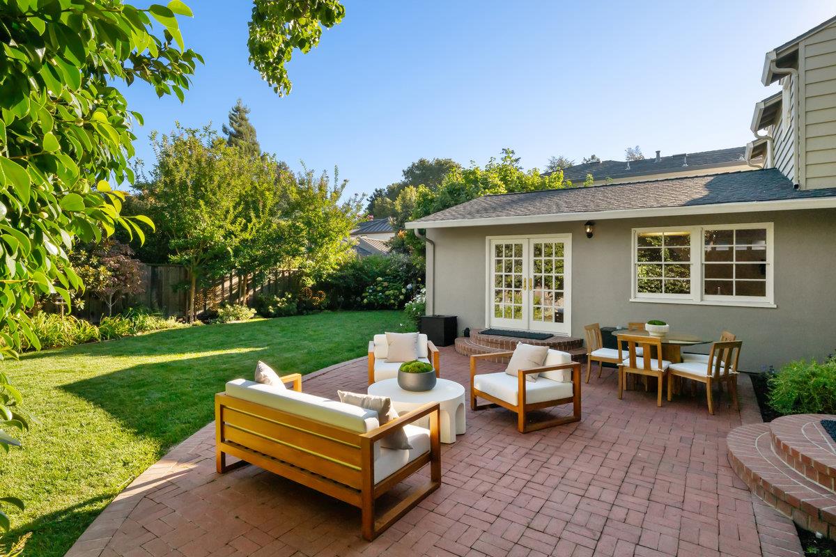 Detail Gallery Image 24 of 29 For 39 El Cerrito Ave, San Mateo,  CA 94402 - 3 Beds | 2/1 Baths