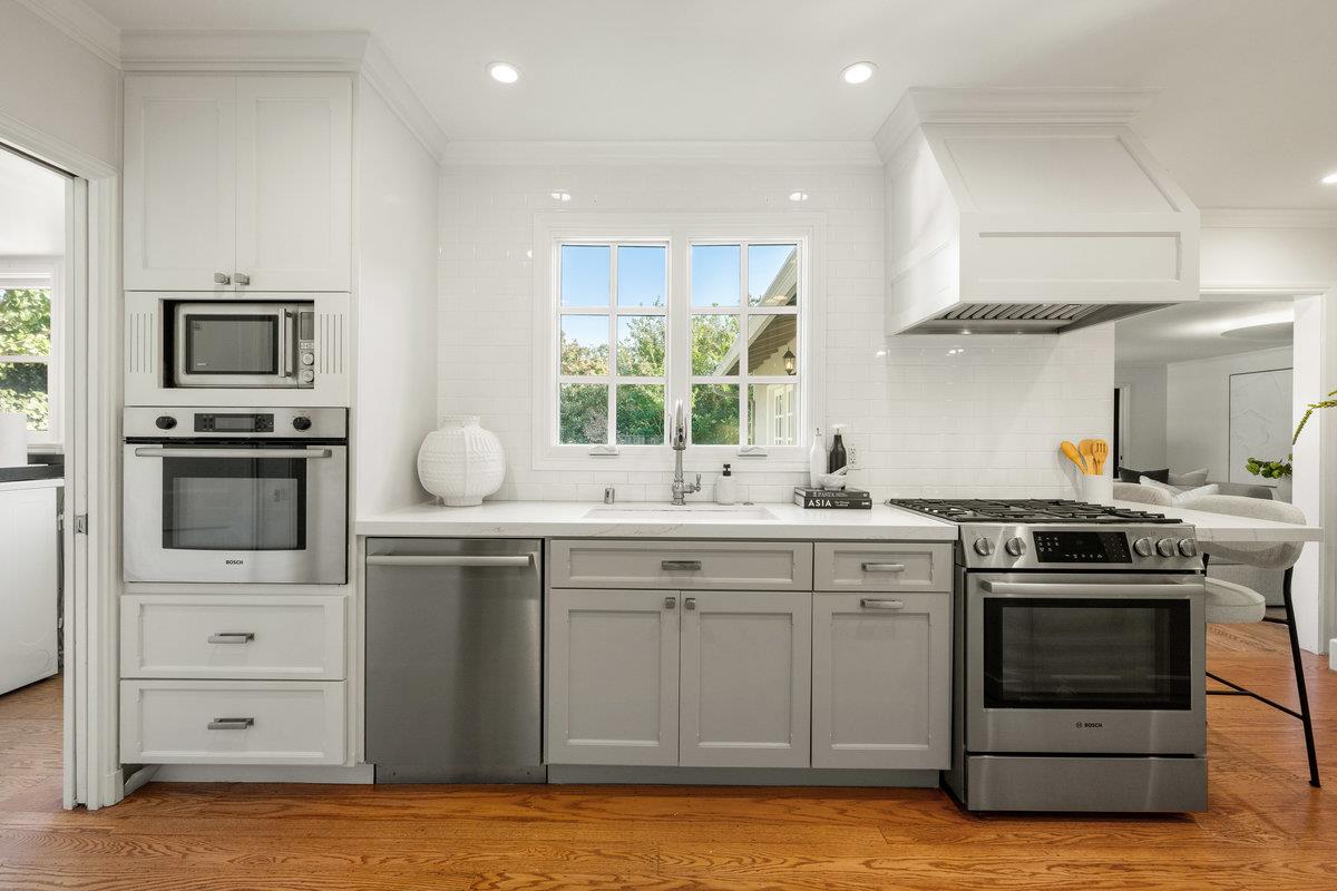 Detail Gallery Image 9 of 29 For 39 El Cerrito Ave, San Mateo,  CA 94402 - 3 Beds | 2/1 Baths