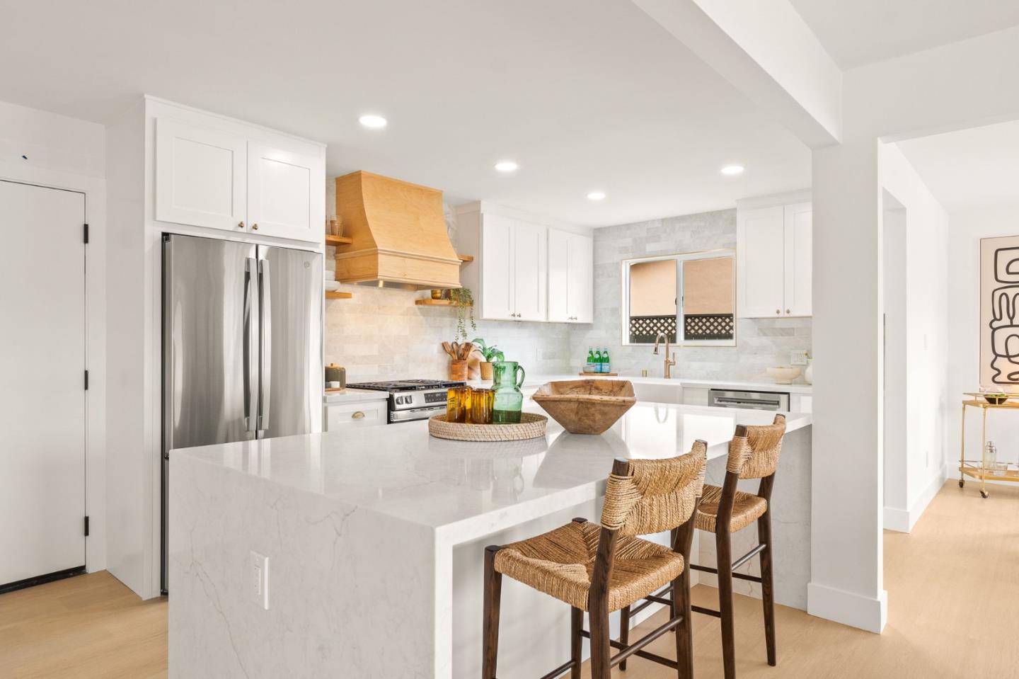 Detail Gallery Image 11 of 42 For 26 Council Crest Dr, Corte Madera,  CA 94925 - 3 Beds | 2 Baths