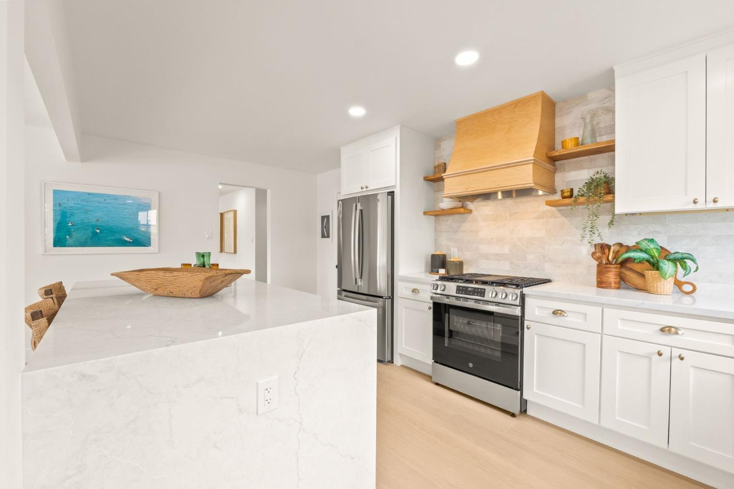 Detail Gallery Image 13 of 42 For 26 Council Crest Dr, Corte Madera,  CA 94925 - 3 Beds | 2 Baths