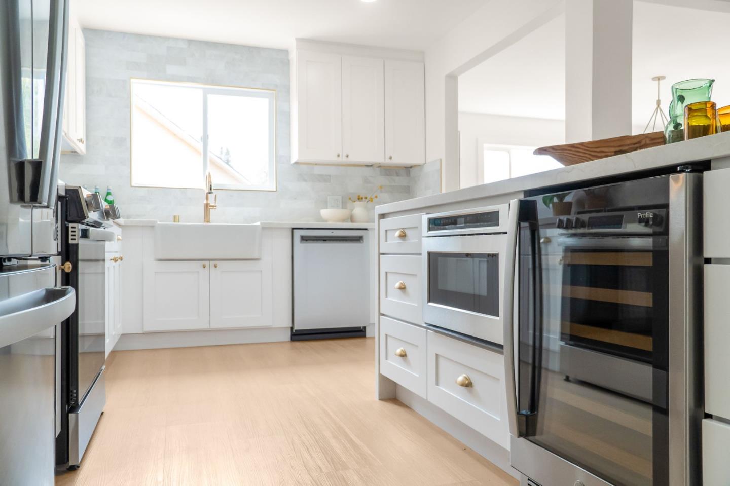 Detail Gallery Image 16 of 42 For 26 Council Crest Dr, Corte Madera,  CA 94925 - 3 Beds | 2 Baths