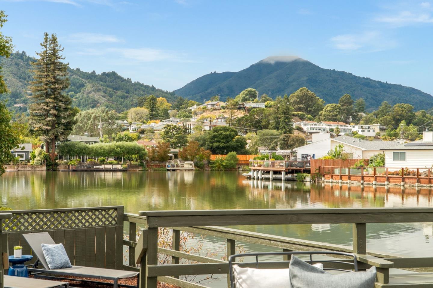 Detail Gallery Image 28 of 42 For 26 Council Crest Dr, Corte Madera,  CA 94925 - 3 Beds | 2 Baths