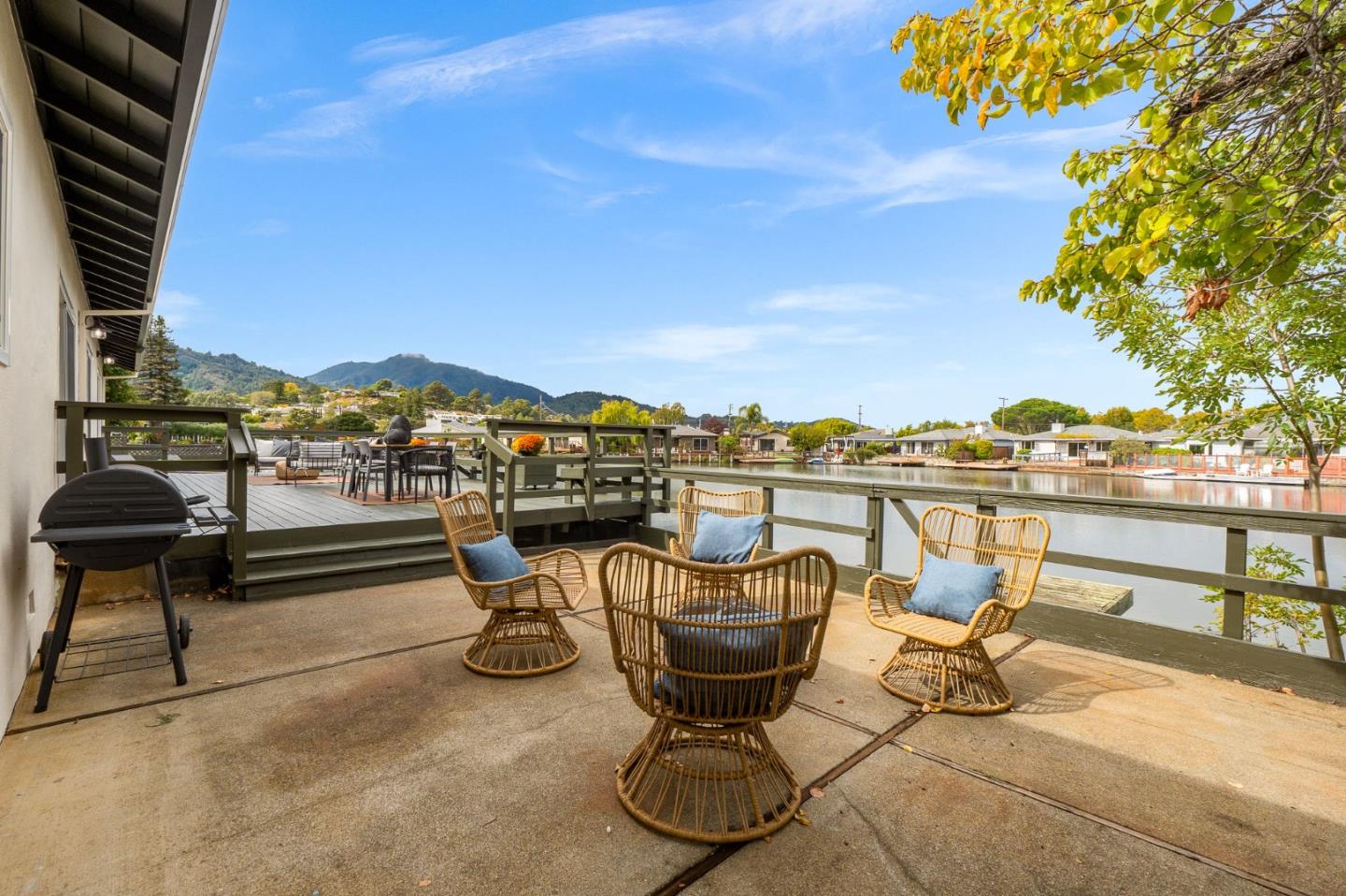 Detail Gallery Image 34 of 42 For 26 Council Crest Dr, Corte Madera,  CA 94925 - 3 Beds | 2 Baths