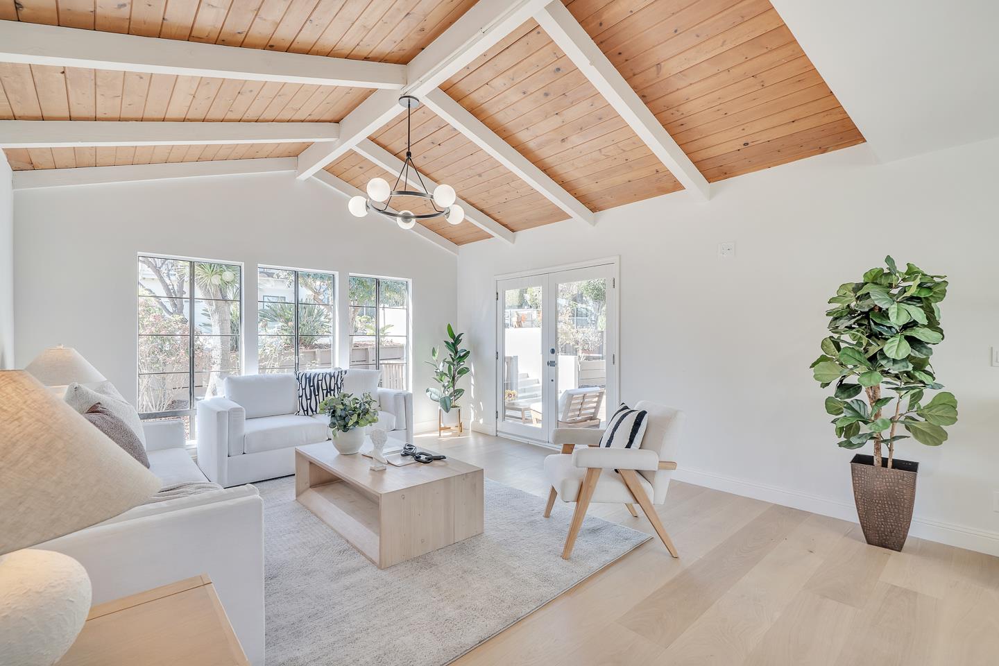 Detail Gallery Image 11 of 40 For 7 Chestnut St, San Carlos,  CA 94070 - 4 Beds | 3/1 Baths