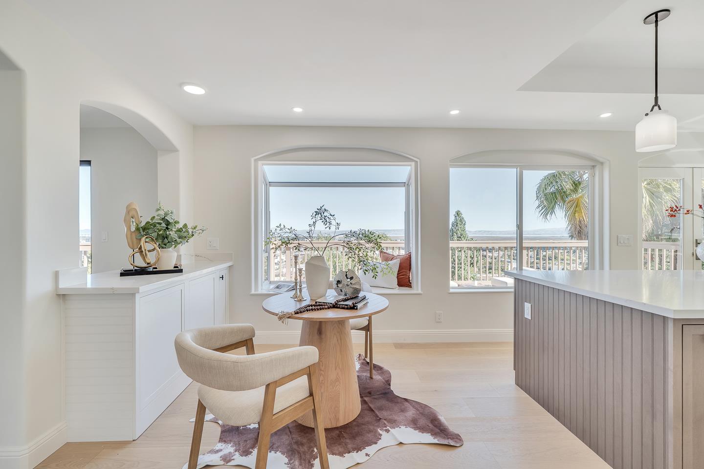 Detail Gallery Image 12 of 40 For 7 Chestnut St, San Carlos,  CA 94070 - 4 Beds | 3/1 Baths