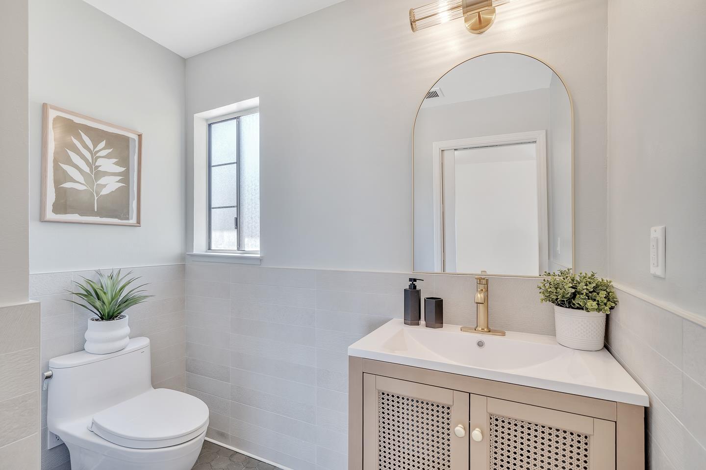 Detail Gallery Image 16 of 40 For 7 Chestnut St, San Carlos,  CA 94070 - 4 Beds | 3/1 Baths