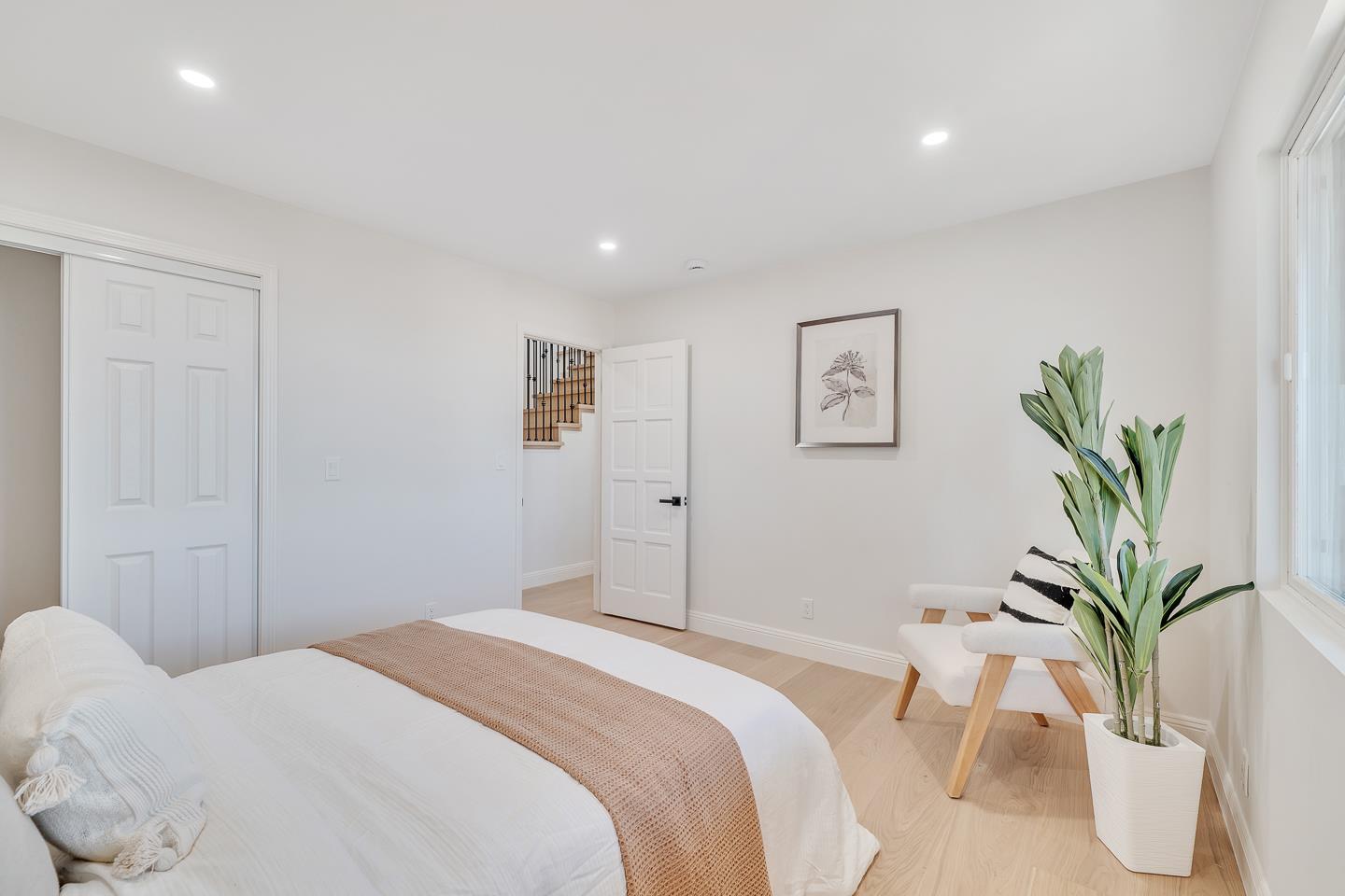 Detail Gallery Image 25 of 40 For 7 Chestnut St, San Carlos,  CA 94070 - 4 Beds | 3/1 Baths