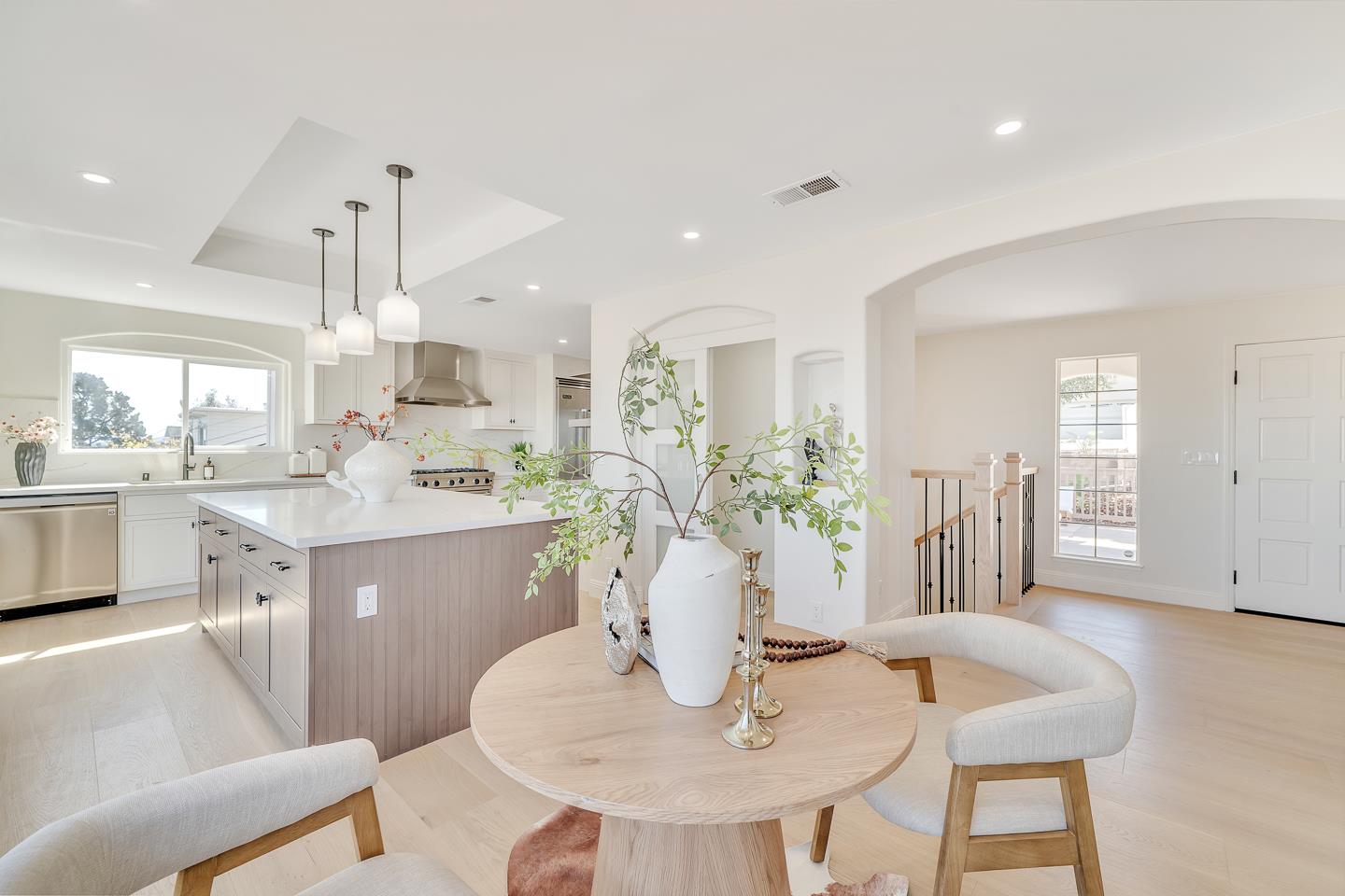 Detail Gallery Image 3 of 40 For 7 Chestnut St, San Carlos,  CA 94070 - 4 Beds | 3/1 Baths