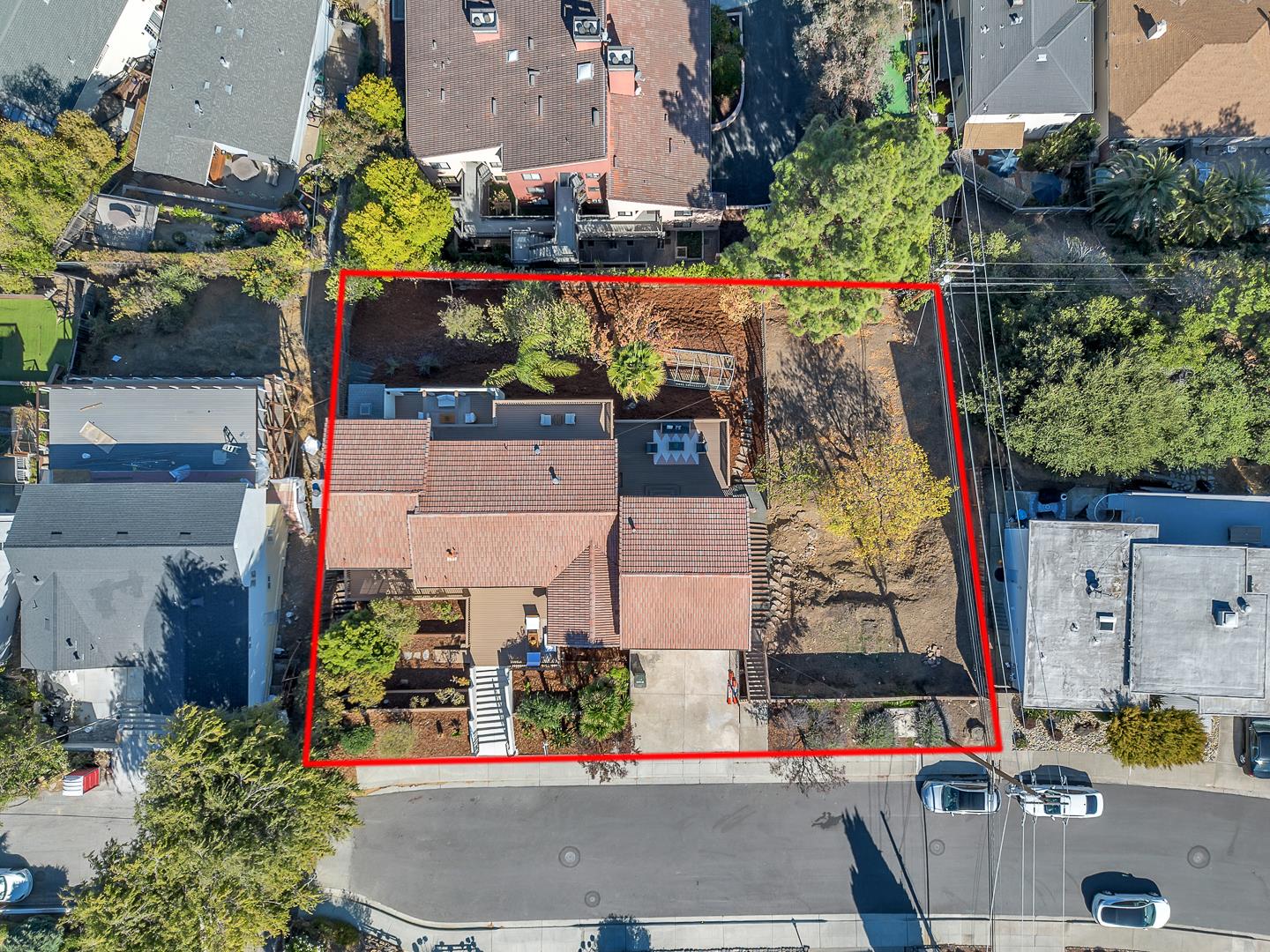 Detail Gallery Image 30 of 40 For 7 Chestnut St, San Carlos,  CA 94070 - 4 Beds | 3/1 Baths