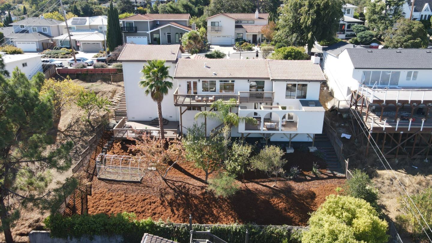 Detail Gallery Image 31 of 40 For 7 Chestnut St, San Carlos,  CA 94070 - 4 Beds | 3/1 Baths