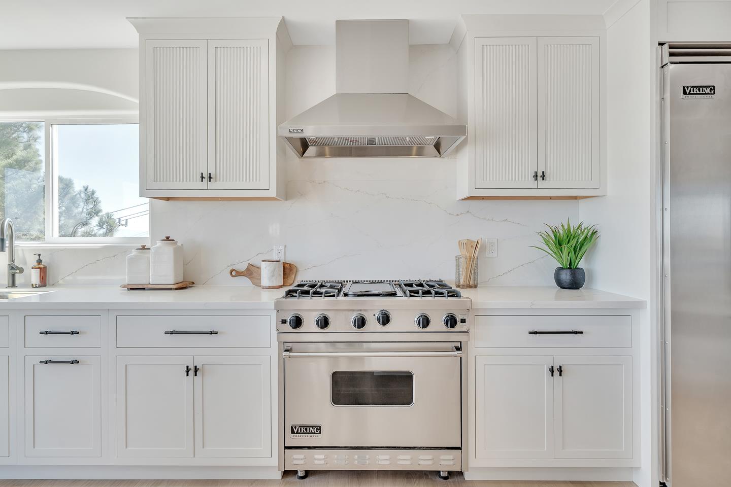 Detail Gallery Image 6 of 40 For 7 Chestnut St, San Carlos,  CA 94070 - 4 Beds | 3/1 Baths