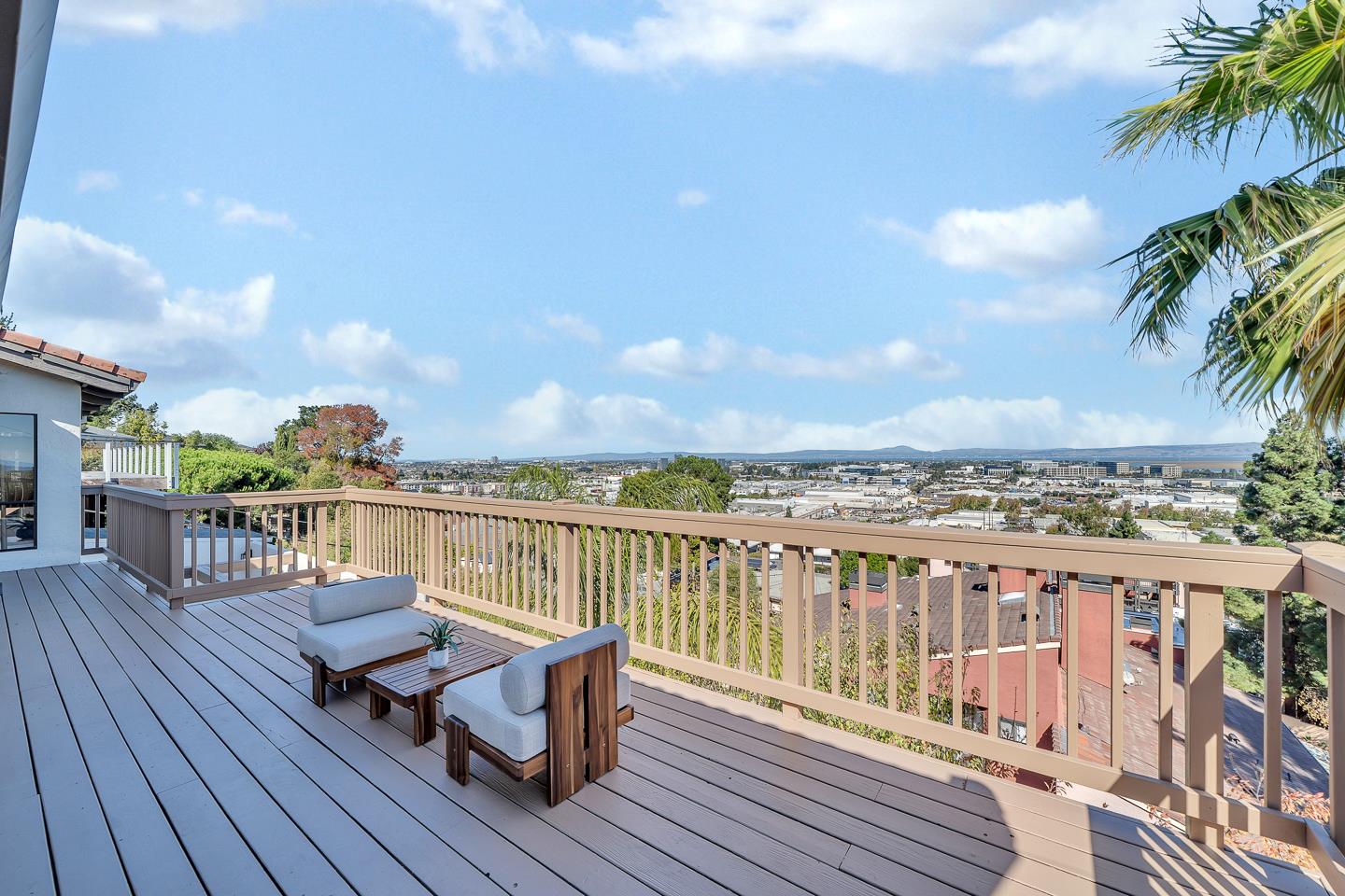 Detail Gallery Image 8 of 40 For 7 Chestnut St, San Carlos,  CA 94070 - 4 Beds | 3/1 Baths