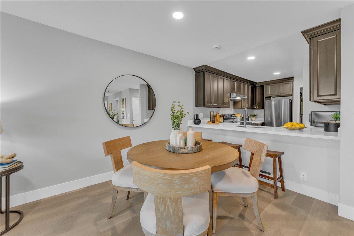 Detail Gallery Image 12 of 28 For 1685 Bayridge Way #204,  San Mateo,  CA 94402 - 2 Beds | 2 Baths